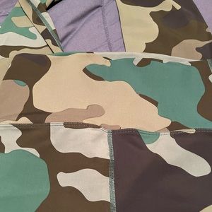 NWOT Carbon38 leggings size Medium .